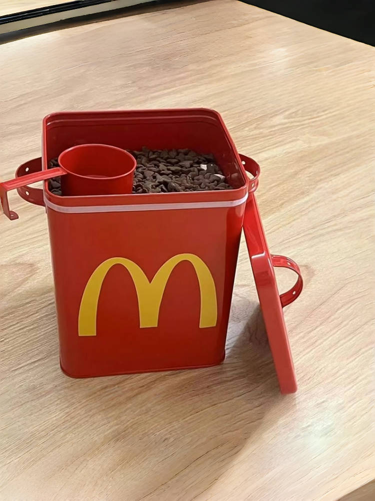 Snack Vault, But Make It Dopamine: The Retro Diner Food Bin That Keeps Kibble Fresh & Your