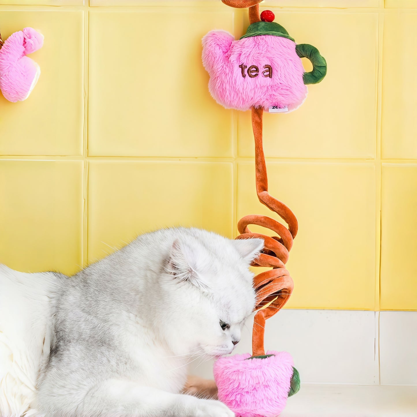 Tea Set & Retro Phone Elastic Teaser